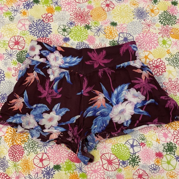 Flowy shorts with pockets (2 for 20$ or 3 for 30$) - Picture 2 of 3